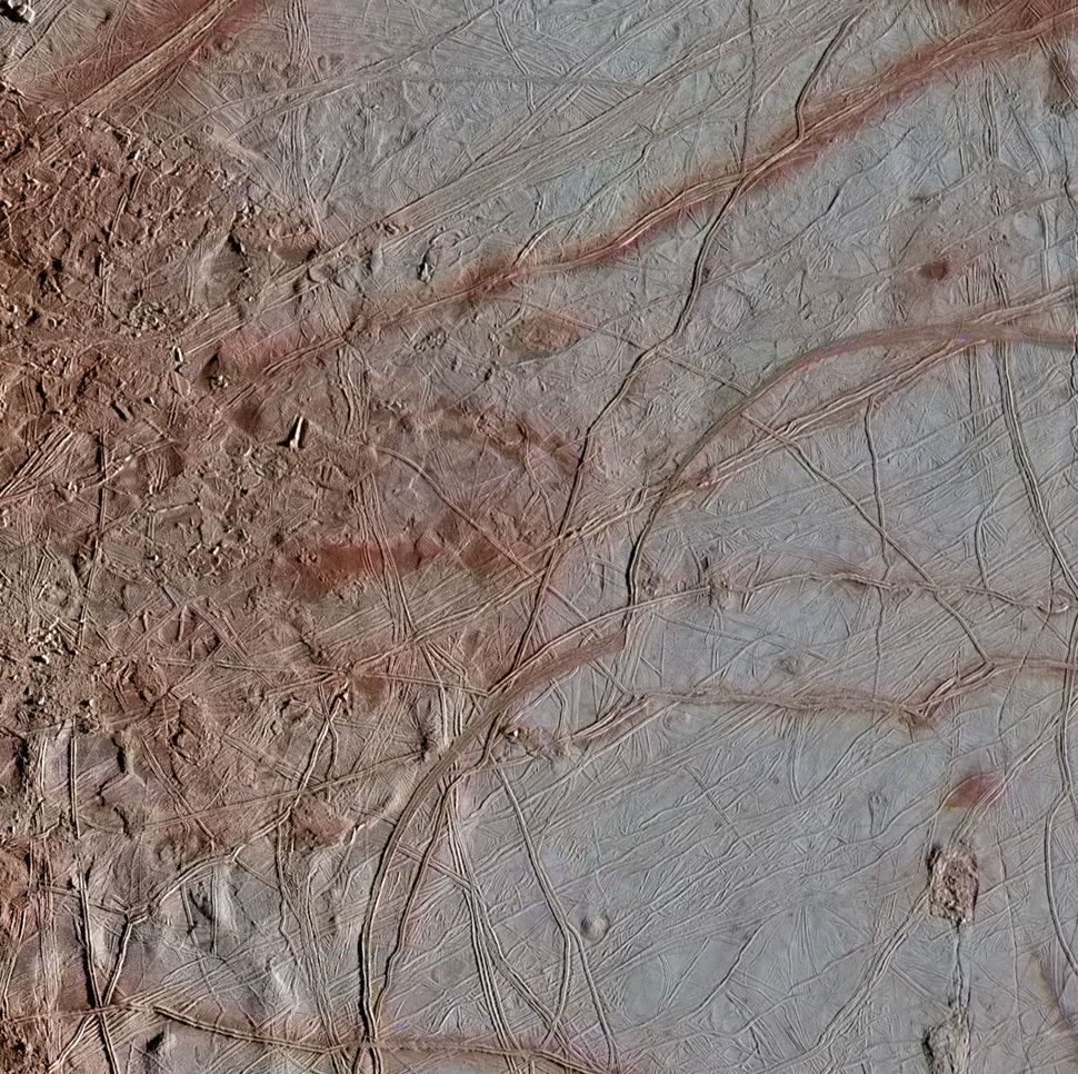 Chaos reigns in detailed new views of Jupiter's icy moon Europa