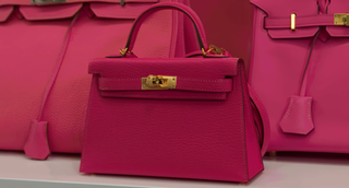 Handbag, Bag, Pink, Fashion accessory, Birkin bag, Red, Kelly bag, Magenta, Hand luggage, Tote bag,