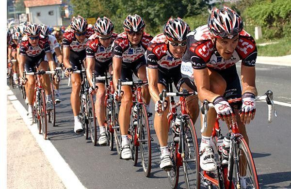 Team CSC controlling the race