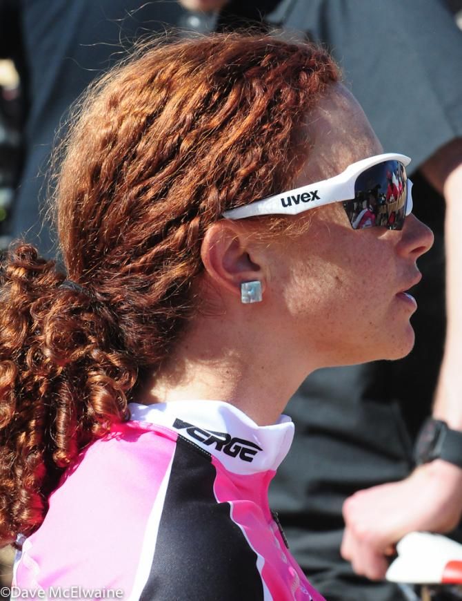 Sarah Kaufman (NoTubes) watching for Nina Baum on the LeMans-style start