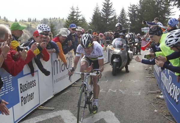 Cadel Evans (BMC) was strong in the final part of the climb