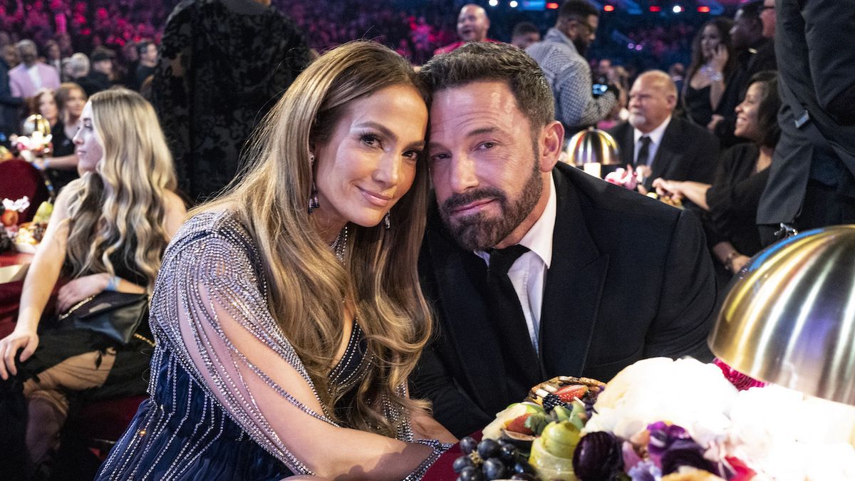A Lip Reader Thinks They Know What Ben Affleck And JLo Were Tiffing About At The Grammys And It’s Fascinating (If True)