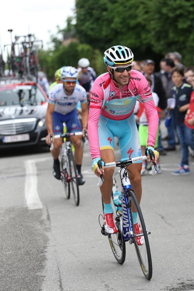 Vincenzo Nibali (Astana) paces himself