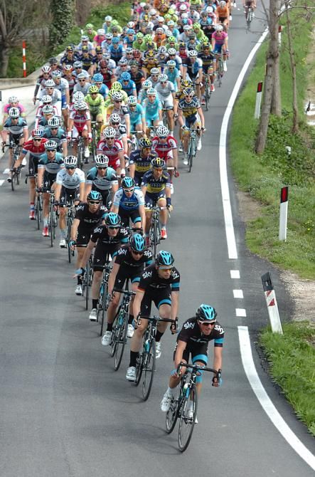 Team Sky pushes the pace in the peloton