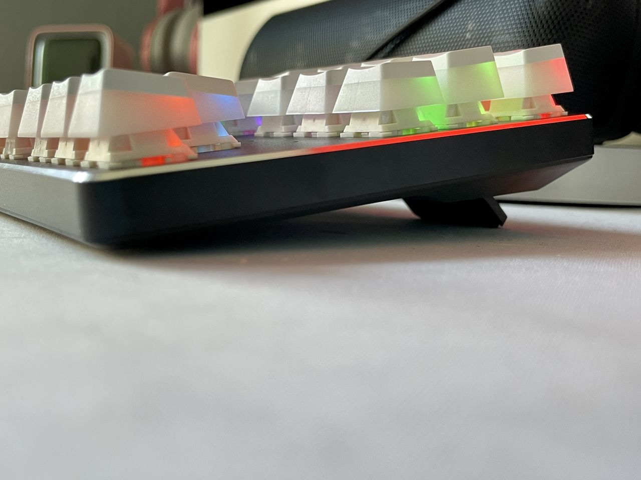 Glorious Gmmk Tkl Aura Keycaps Case Side