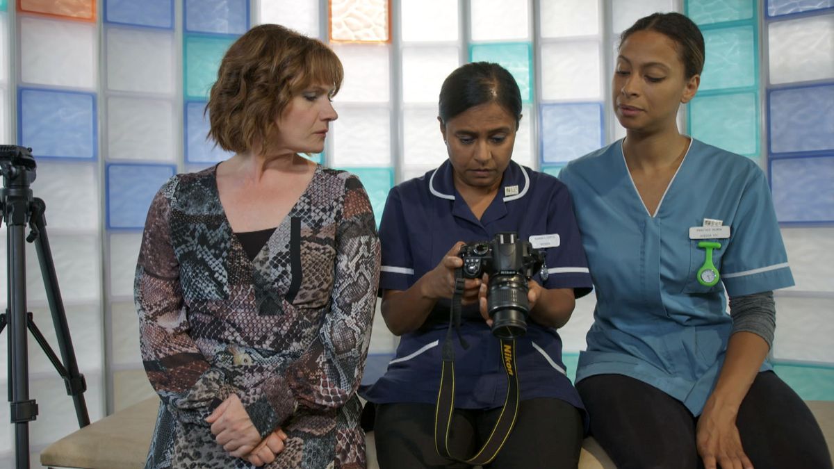 Doctors, Emma Reid, Ruhma Carter, Ayesha Lee