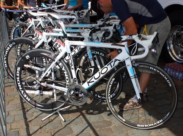 Ag2r-La Mondiale is again using its light and snappy Kuota KOM frames.