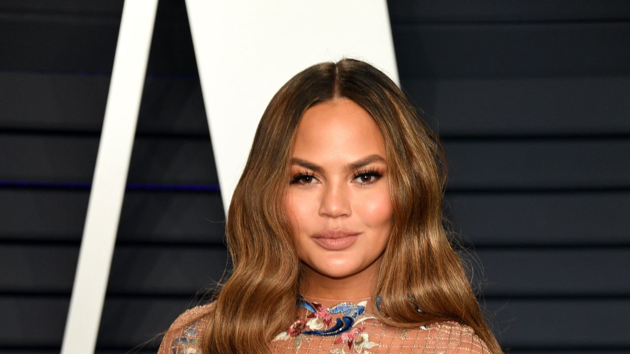 beverly hills, california february 24 christine teigen attends 2019 vanity fair oscar party hosted by radhika jones at wallis annenberg center for the performing arts on february 24, 2019 in beverly hills, california photo by daniele venturelliwireimage