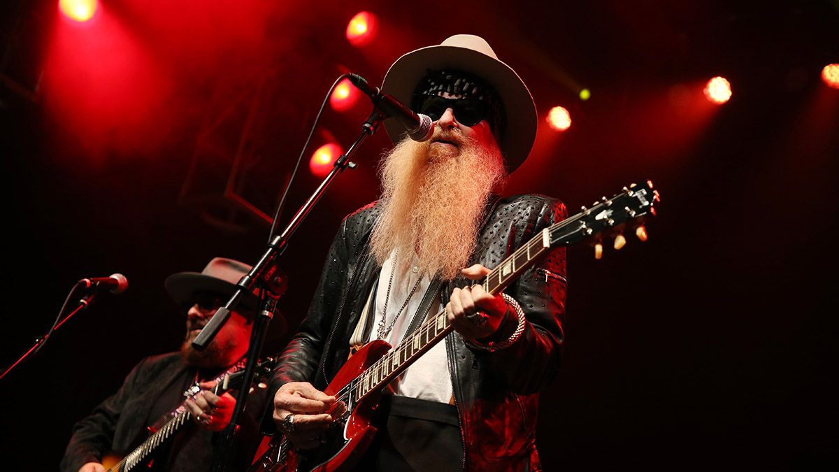 Secret bass. Билли Гиббонс. ZZ Top Billy Gibbons. Вокалист зизи топ Билли Гиббонс. Гитары Билли Гиббонса ZZ Top.