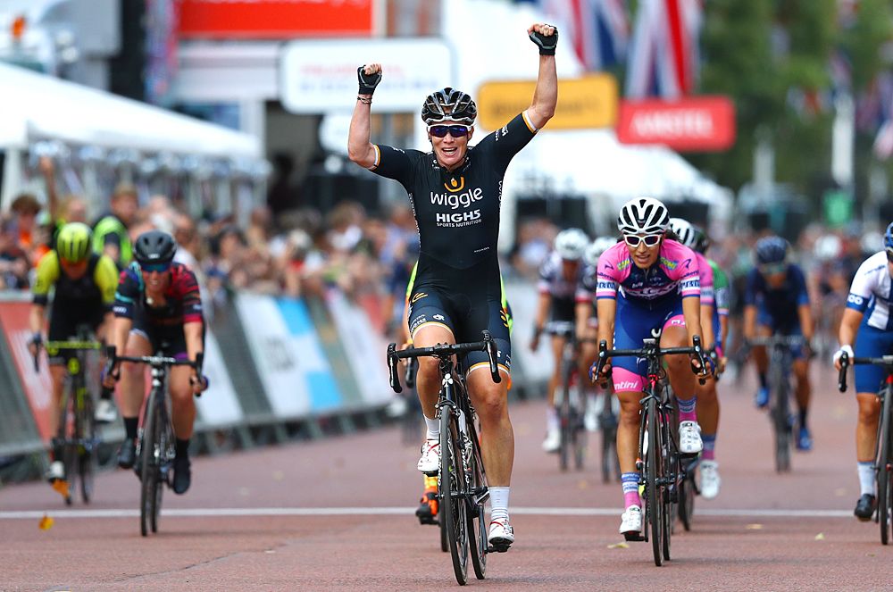 Kirsten Wild (Wiggle High5) wins Prudential RideLondon Classique