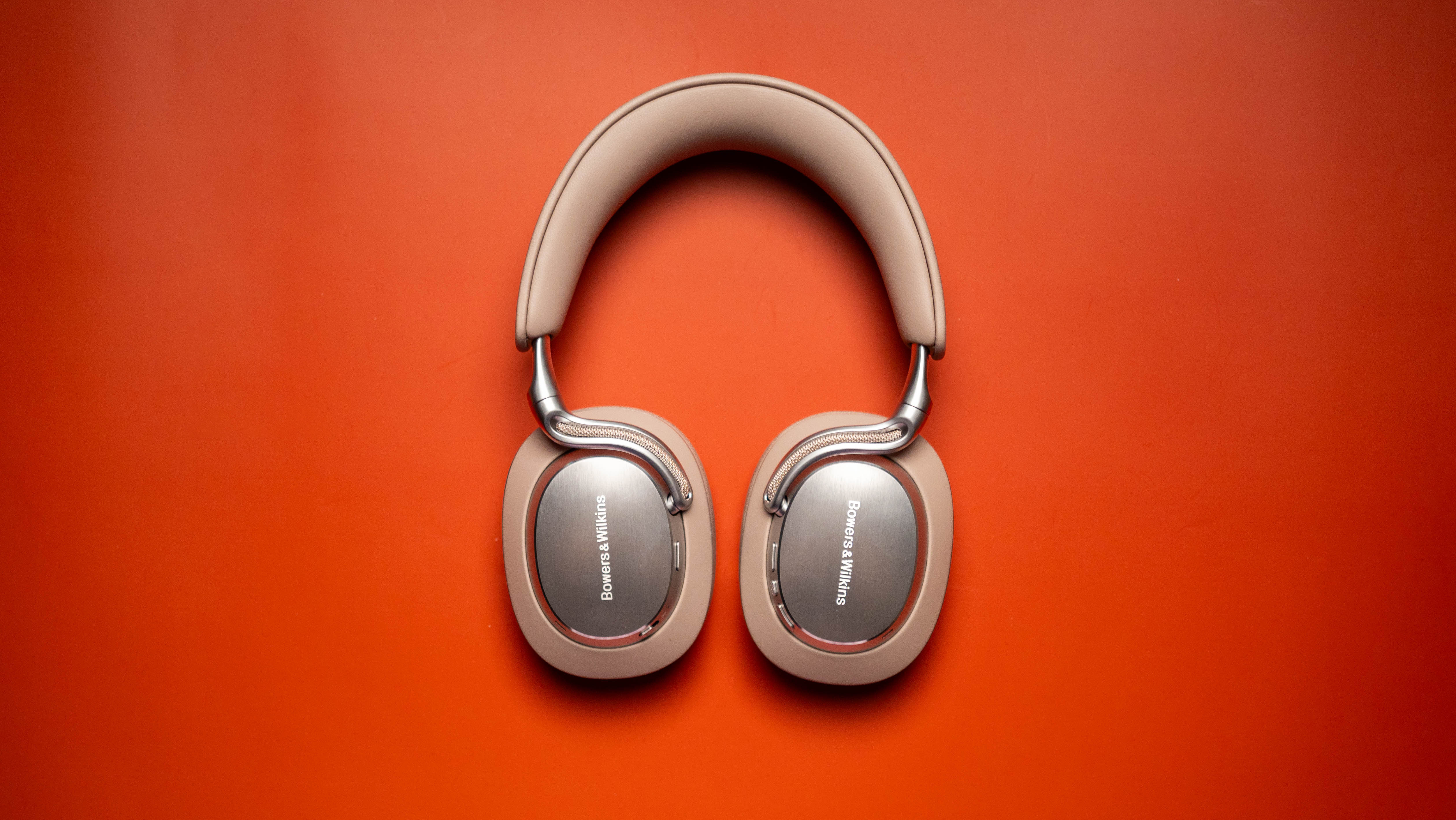 Bowers &amp; Wilkins Px8 S2 design highlighting the brushed metal logo grilles