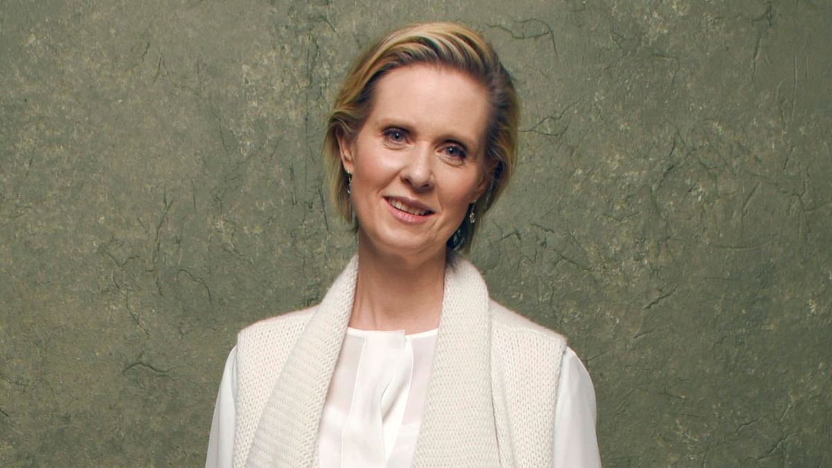 Cynthia Nixon's living room color revives an outdated '80s design trend – it's one of the most coveted shades of 2024