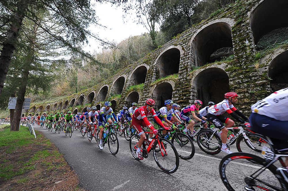 The peloton in action during stage 1 at the Volta a Catalunya
