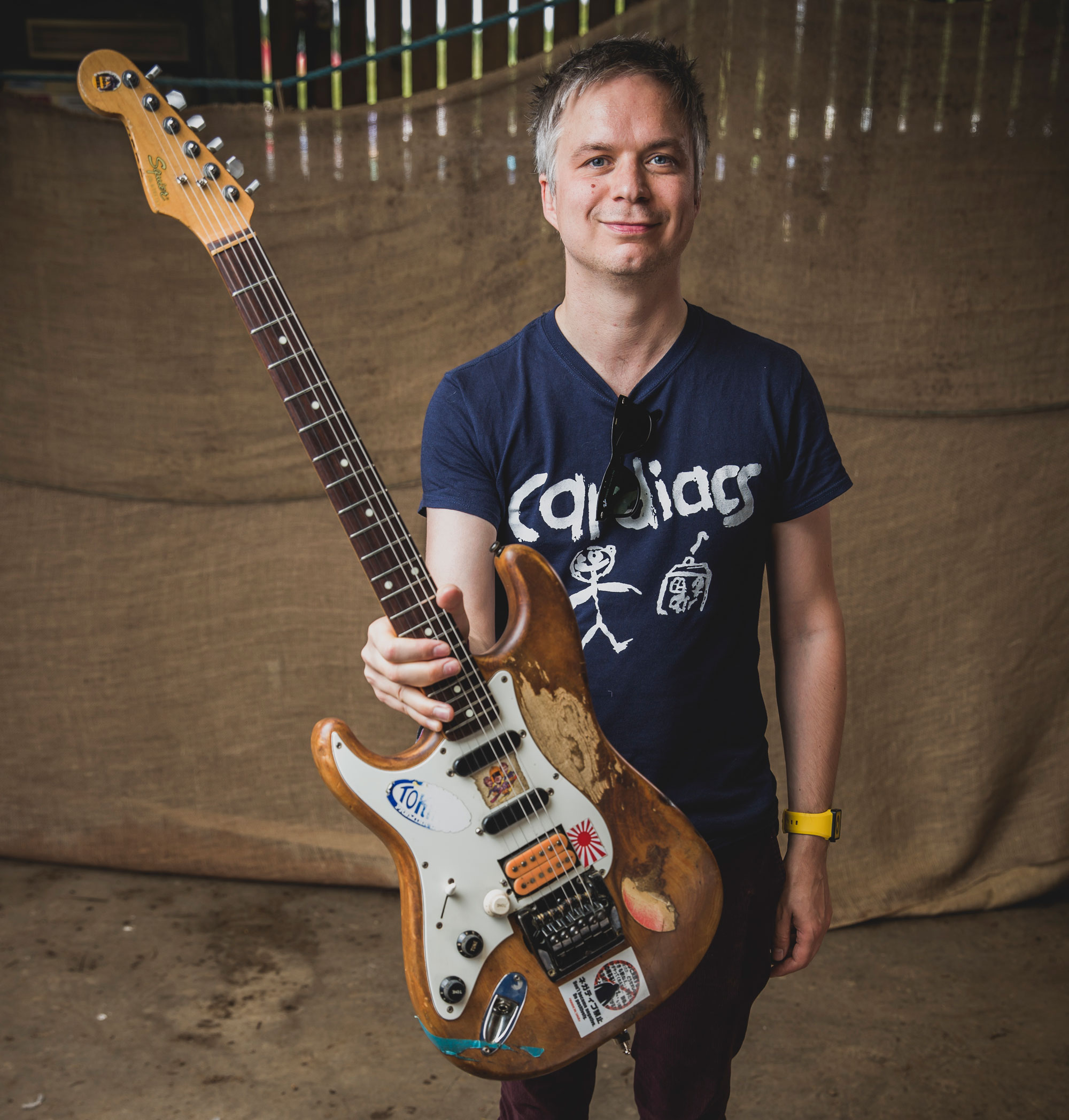 Mike Vennart poses with his Squier Strat