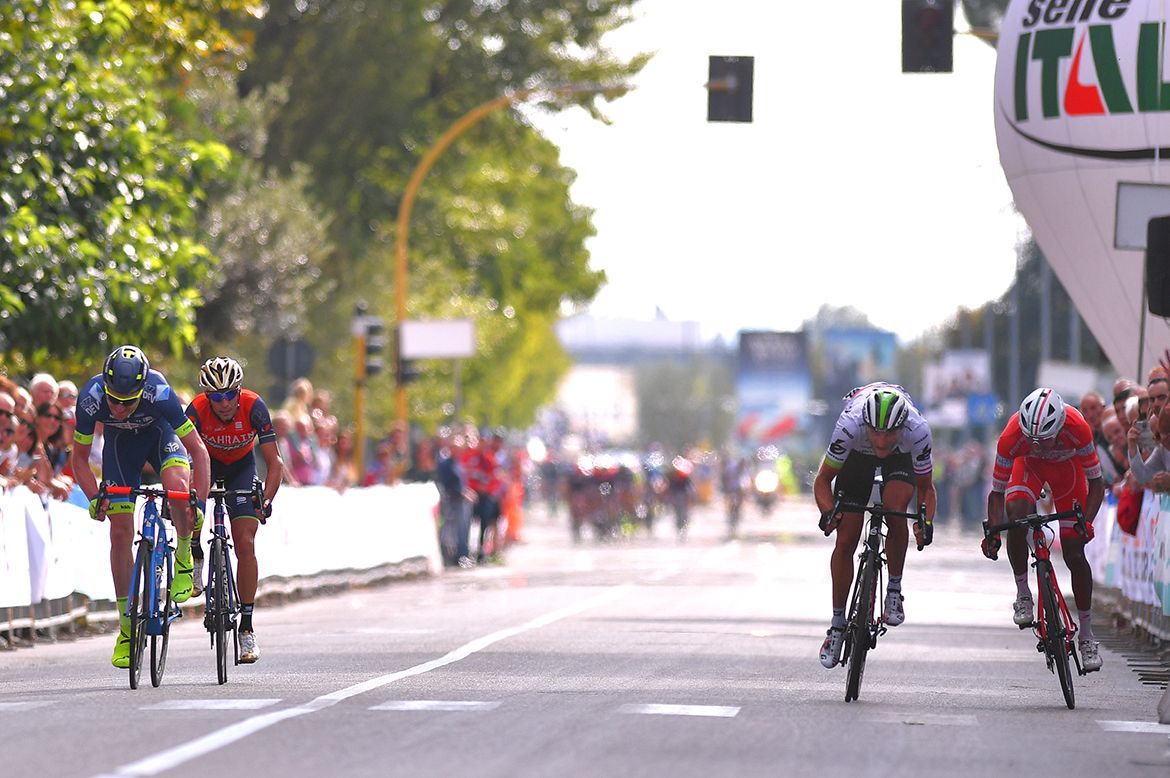 Stephen Cummings (Dimension Data) heads to victory