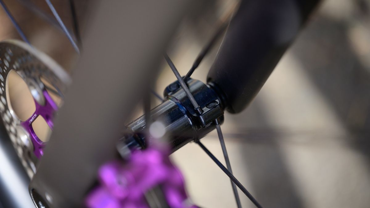 Hunt Sub50 spoke mounting