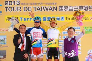 Kirill Pozdnyakov and Cheung King Lok share the honours after stage 1