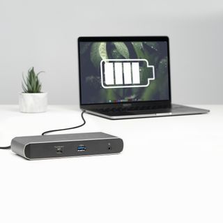 Plugable Tbt3 Udc1 Thunderbolt Dock connected to Macbook