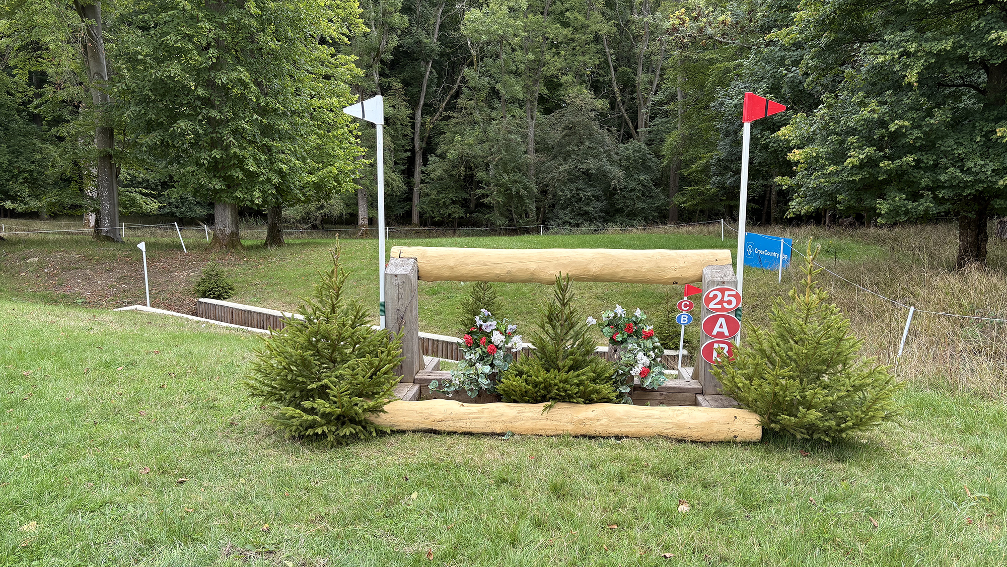 Fence25ab