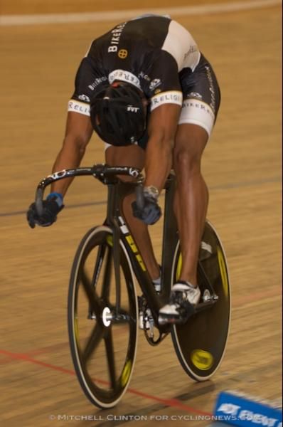 Giddeon Massie (Bike Religion) took the men's 250m TT.