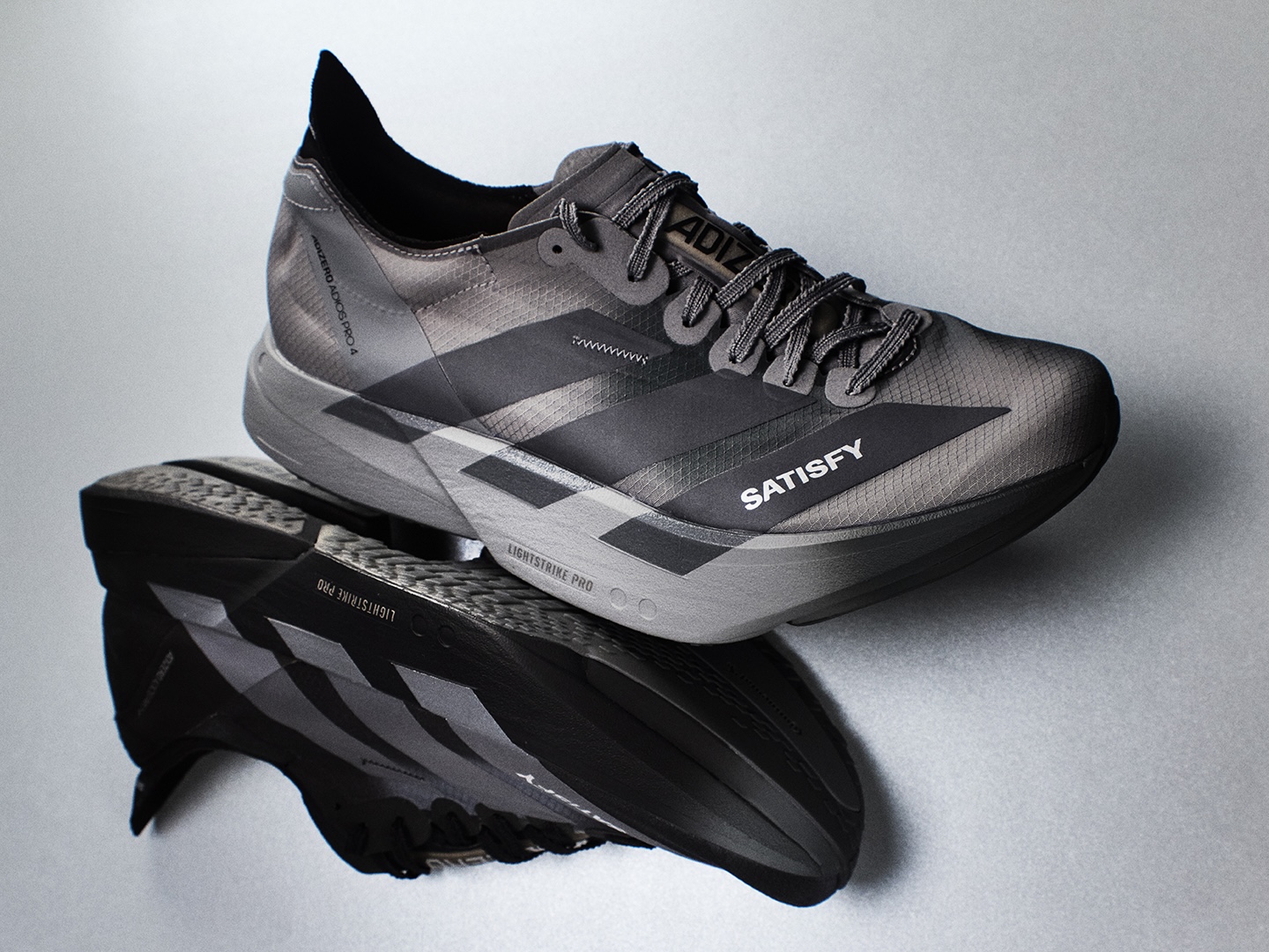 SATISFY_ADIDAS_PACKSHOT_VOLCANIC_ASH8