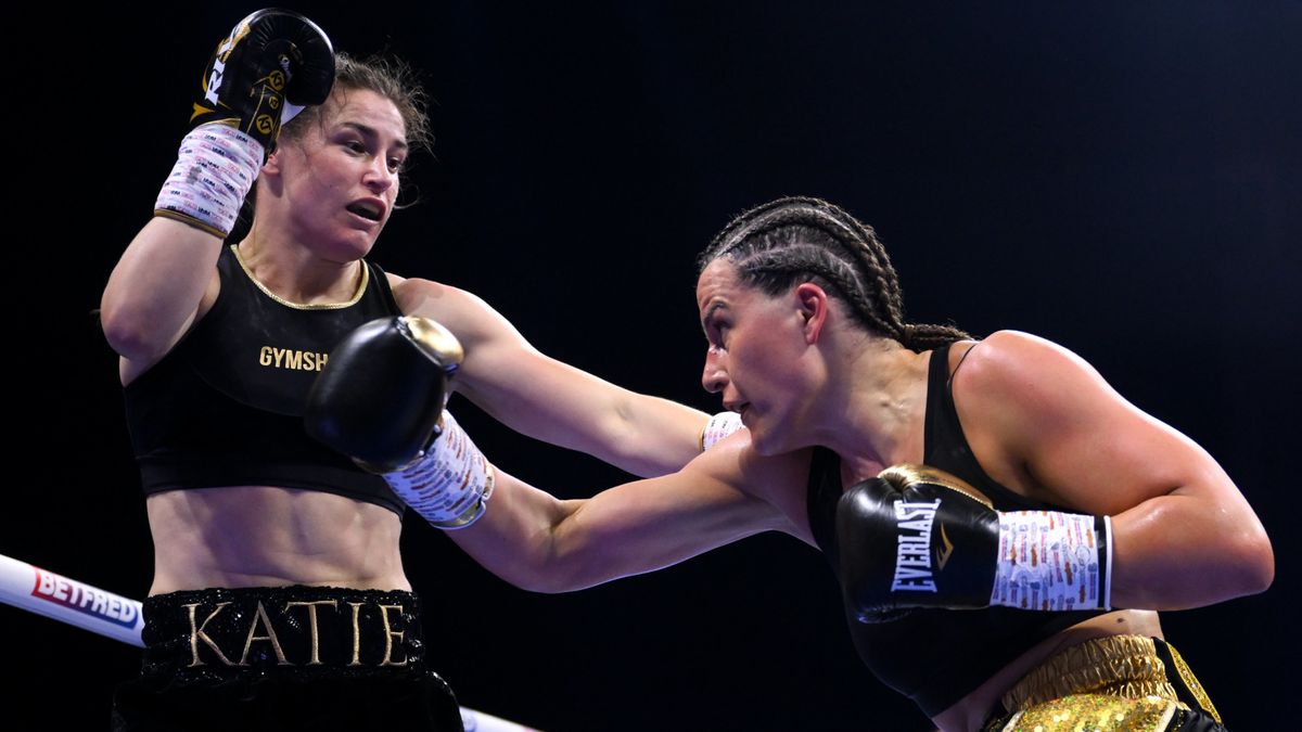 Katie Taylor (L) fights Chantelle Cameron (R) ahead of the Cameron vs Taylor 2 live stream