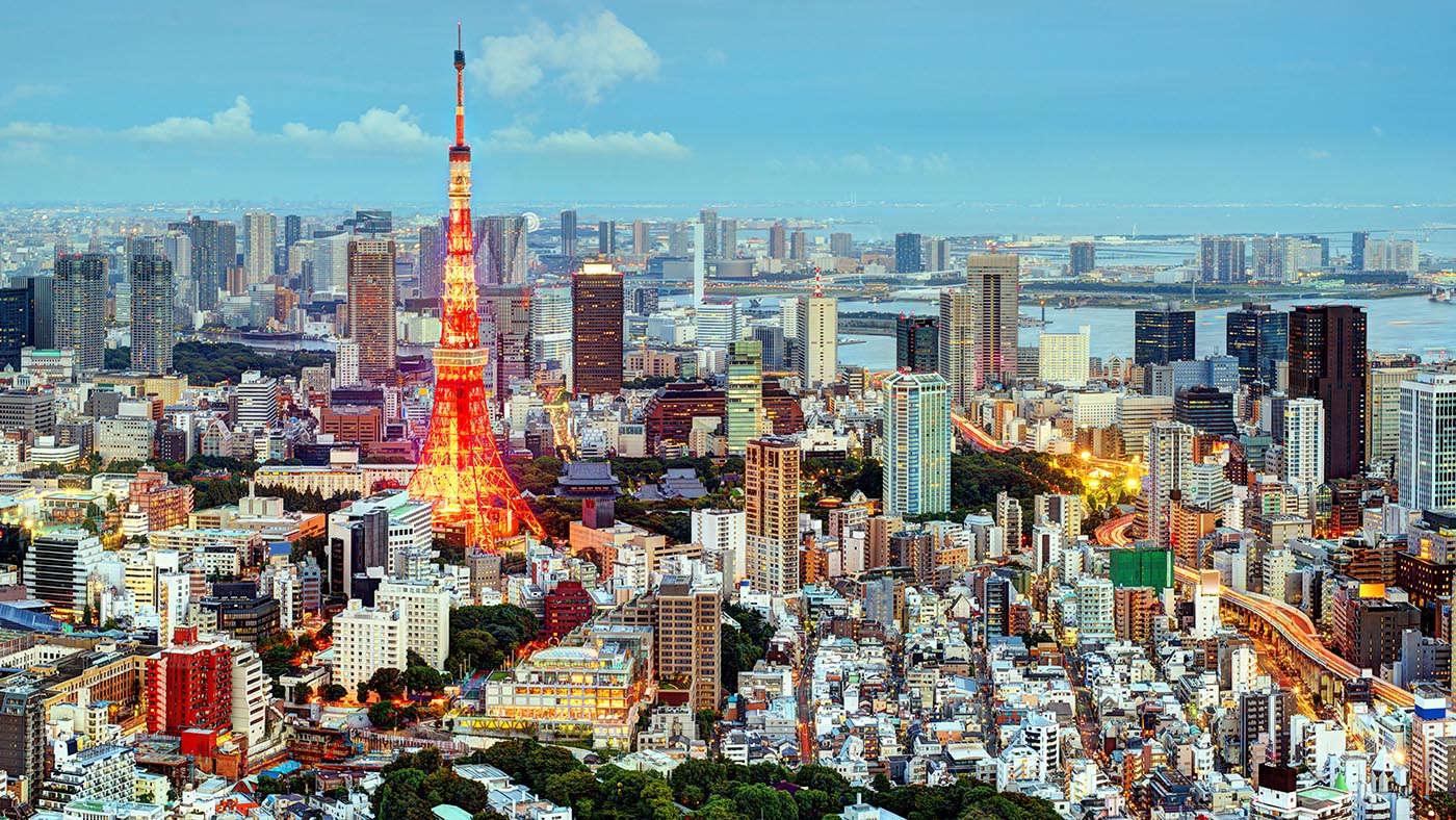 DC79KJ Tokyo, Japan cityscape at Tokyo Tower.