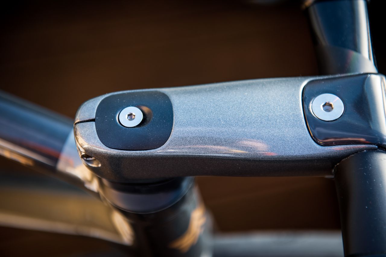 Argonaut RM3 - close up and side-on bike photos
