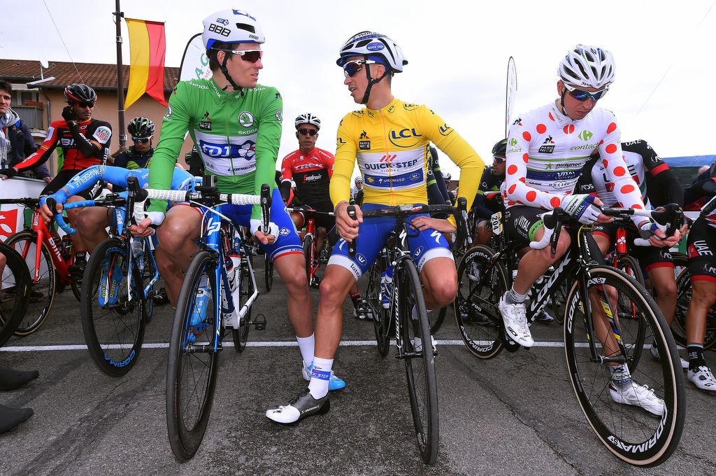 The jersey wearers on the start line
