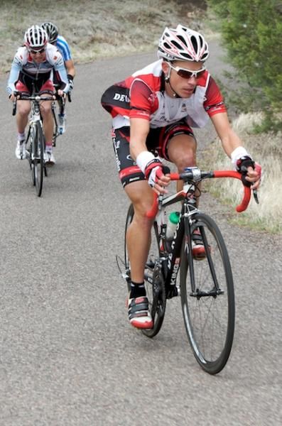Darren Lill (Fly V) gets ready to attack.