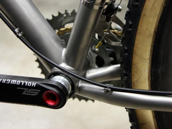 Quiring was one of few titanium builders at NAHBS to use a proper BB30 bottom bracket shell.