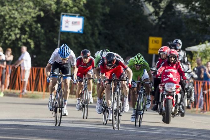 Rohan Dennis (Garmin Sharp) out-sprints Brent Bookwalter for Stage 3 of the Tour of Alberta