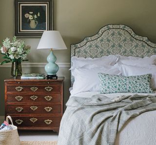 pretty bedroom headboard