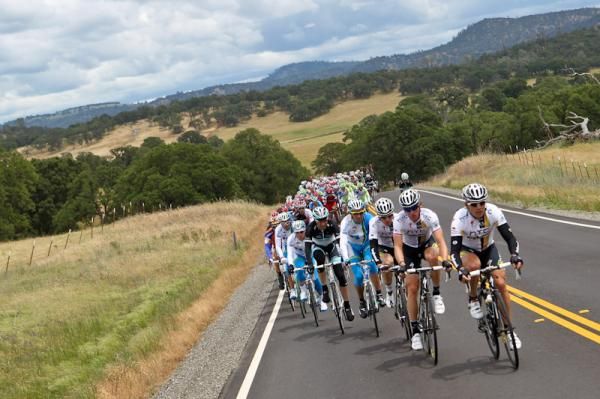 HTC-Highroad gets to the front to take some time out of the break