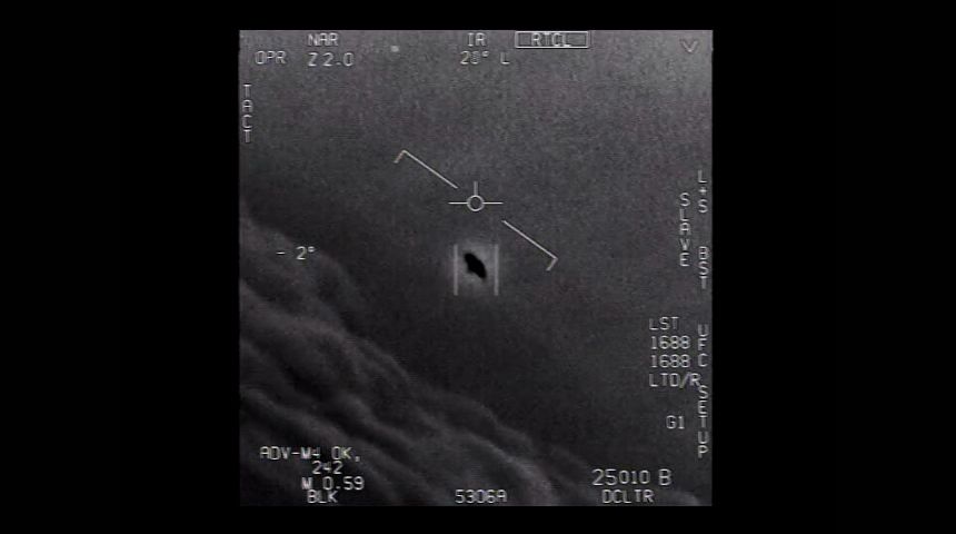 Footage of hypersonic metallic UFO shown by Pentagon officials at historic heari..