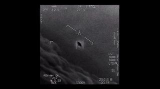 UFO görüldüğü iddia edilen ABD Donanması videoları daha önce mevcuttu ancak resmi olarak gizliliği kaldırılmamıştı.