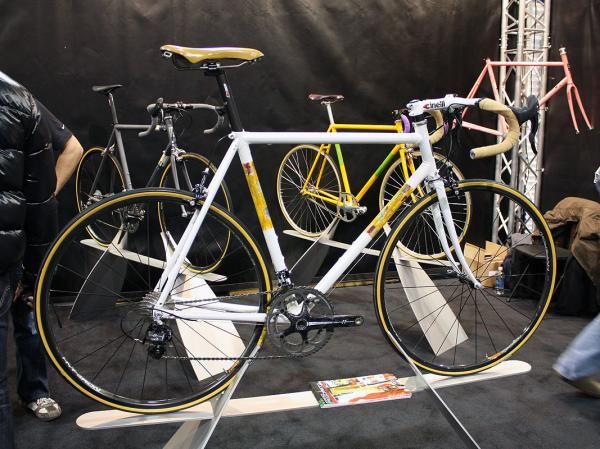 This striking lugged steel Pegoretti features his 'Venetian stucco' panel design.