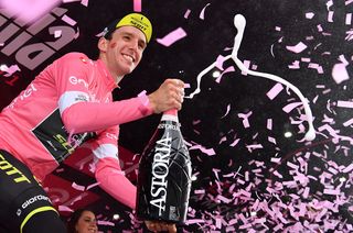 Simon Yates (Mitchelton-Scott) celebrates winning stage 9 and being in the maglia rosa at the Giro d'Italia
