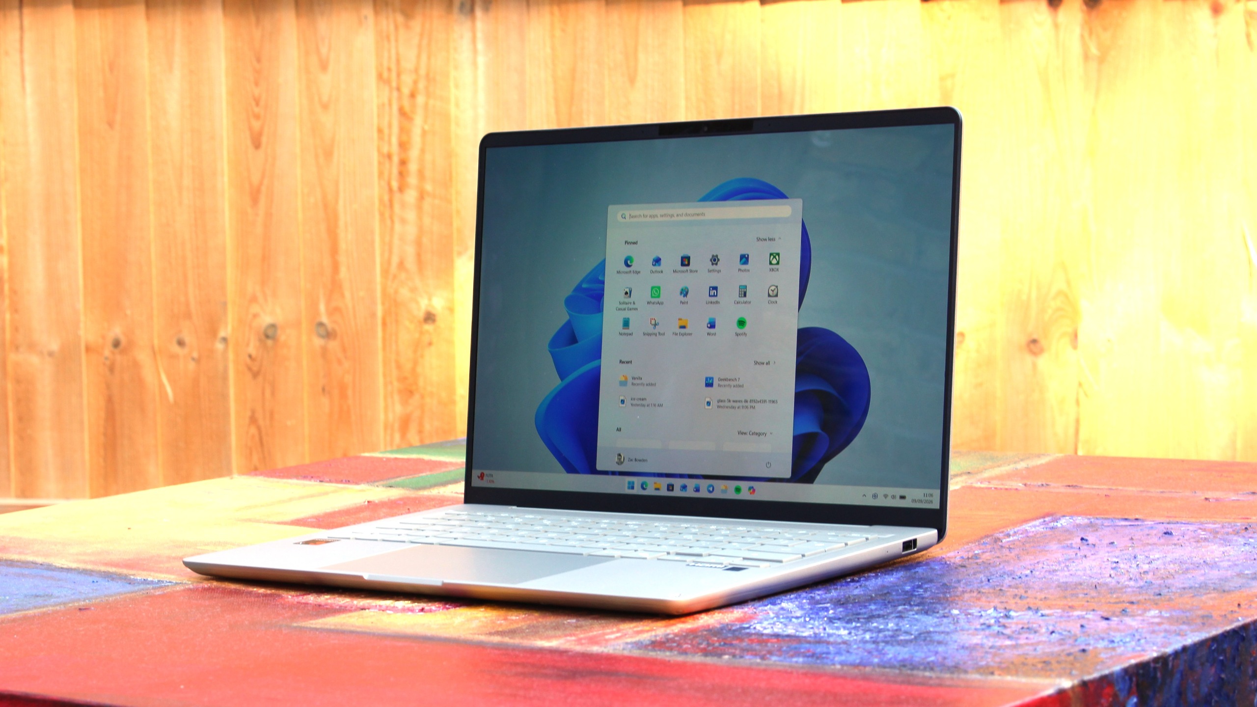 ASUS ZenBook 14 Snapdragon