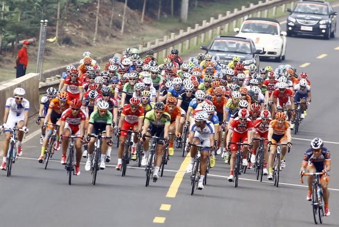 The peloton on stage 3