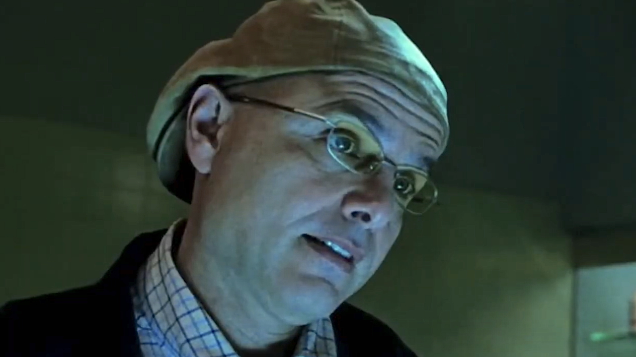 Screenshot of Joe Pantoliano's Ben Urich in 2003's Daredevil