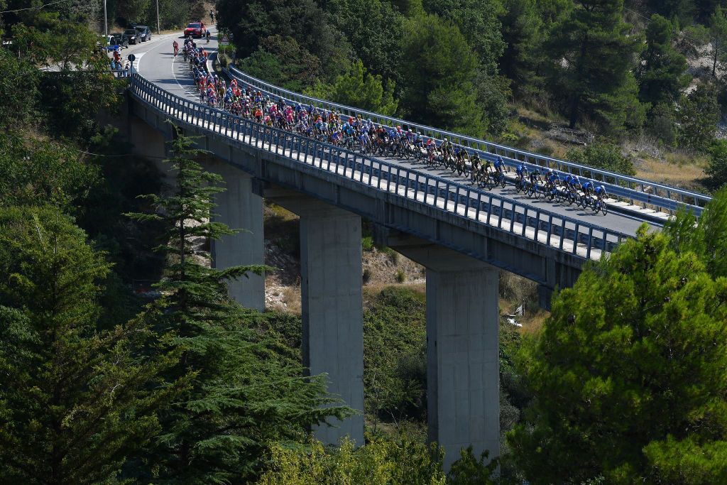 The peloton during stage 6 at Tirreno-Adriatico