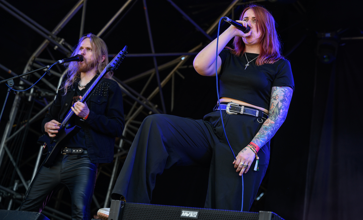 CHELTENHAM, ENGLAND - JULY 12: Justine Jones of Employed To Serve performs onstage during 2000 Trees Music Festival at Upcote Farm on July 12, 2025 in Cheltenham, England. (Photo by Katja Ogrin/Redferns)
