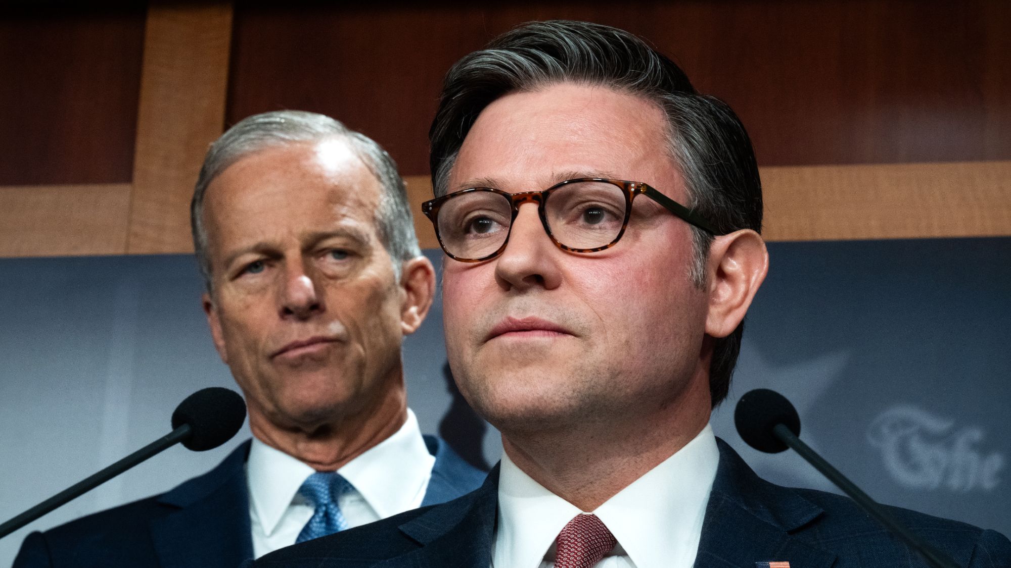 House tinkers with DHS bill, prolonging shutdown