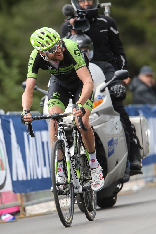 Ryder Hesejdal (Cannondale-Garmin) trying to bridge across to the leaders