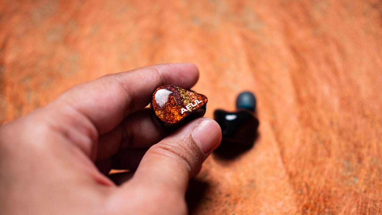 AFUL Performer 8 IEM