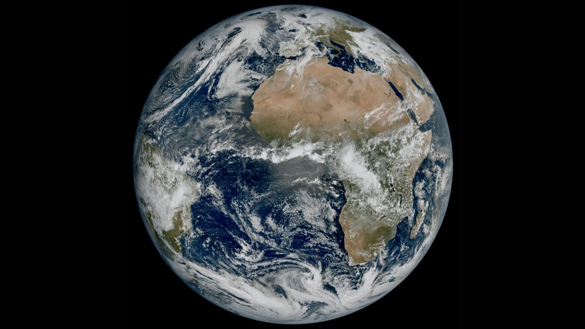 Pierwsze zdjęcie Ziemi z nowego satelity Europy jest oszałamiające