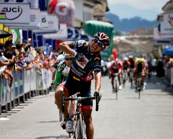 Edson Calderon (472 Colombia) wins stage 6 of the Vuelta a Colombia