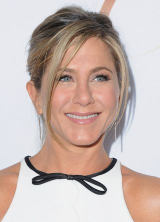 Actress Jennifer Aniston arrives at the Los Angeles Premiere "Cake" at the ArcLight Hollywood Theater on January 14, 2015 in Hollywood, California