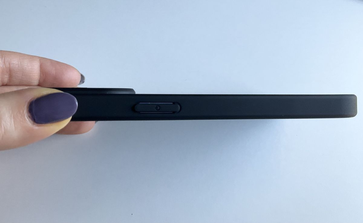 Totallee Thin Hybrid Magsafe Iphone Case Side View Lifestyle